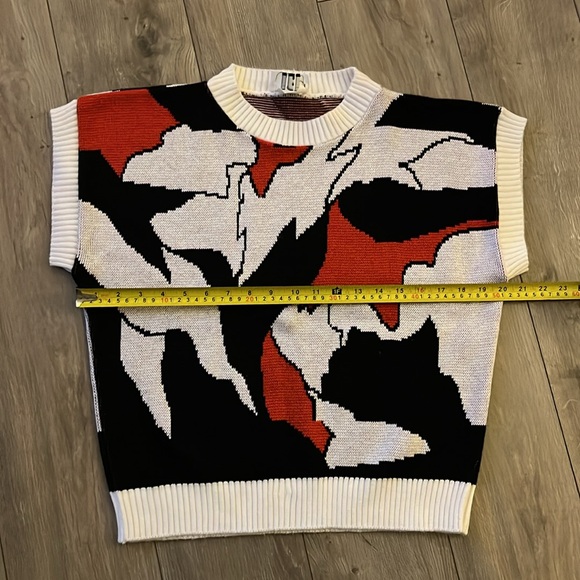 Sweater Vest, 90’s Detail, Size Medium - Picture 8 of 10